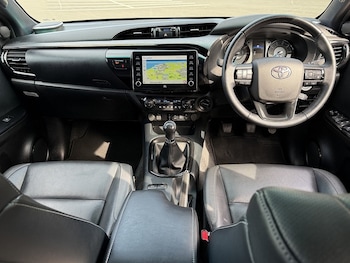 Used Toyota Hilux 2023 for sale - 79450576: Photo