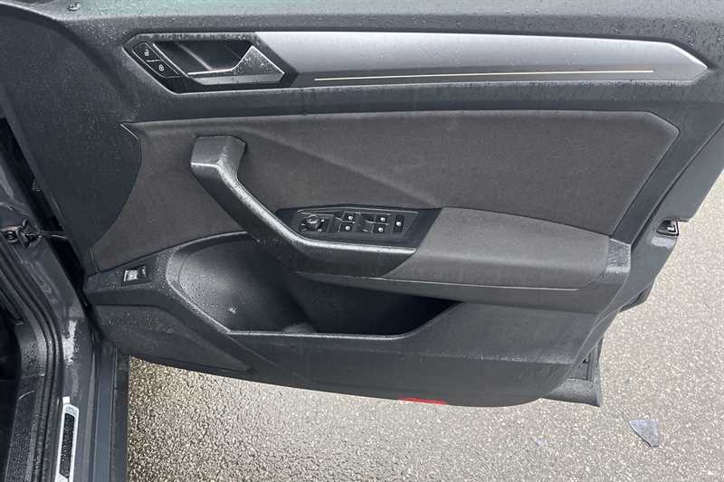 Used Volkswagen T-Roc 2022 for sale - 77471224: Photo 42