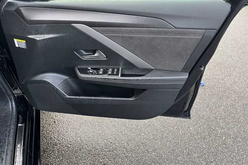 Used Vauxhall Astra 2024 for sale - 77239619: Photo 37