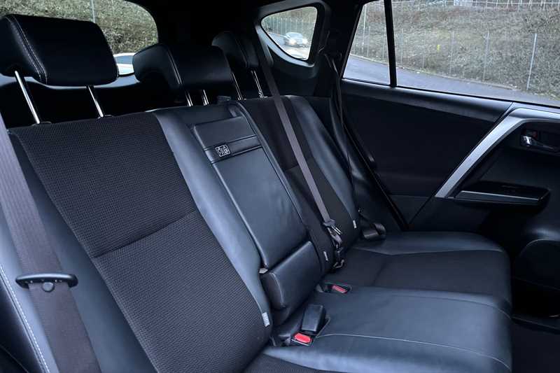 Used Toyota RAV4 2018 for sale - 76875279: Photo 23