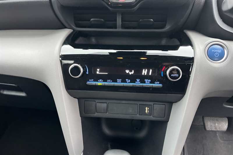 Used Toyota Yaris Cross 2022 for sale - 77146069: Photo 38