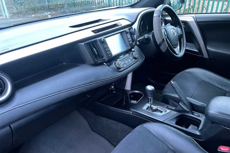 Used Toyota RAV4 2018 for sale - 77471946: Photo 13