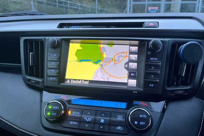 Used Toyota RAV4 2018 for sale - 77471946: Photo 18