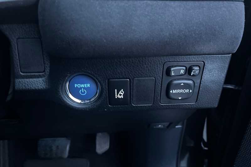 Used Toyota RAV4 2018 for sale - 77471946: Photo 30