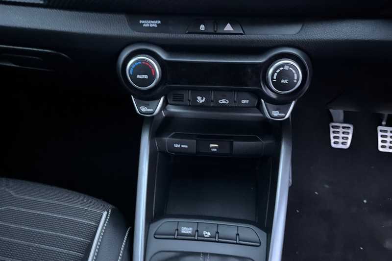 Used Kia Stonic 2022 for sale - 77146576: Photo 15
