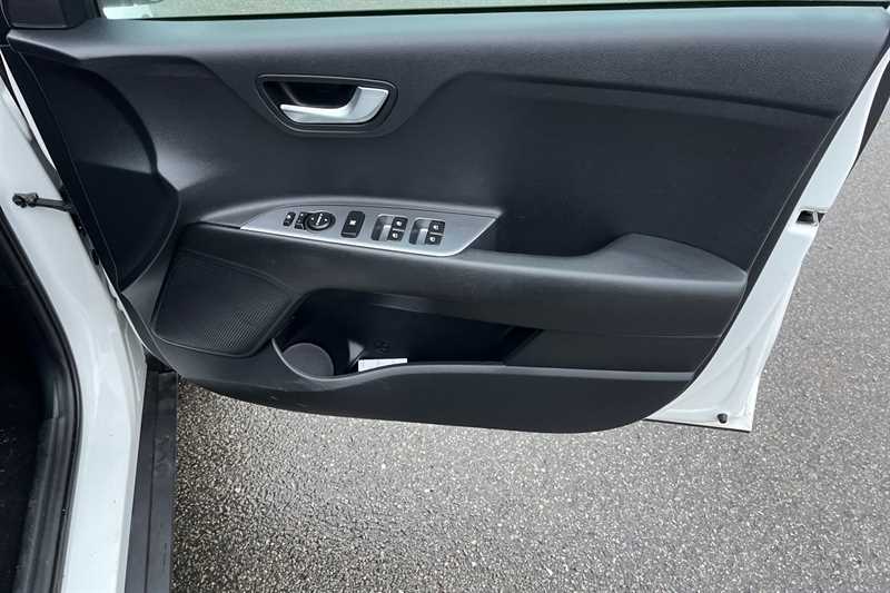 Used Kia Stonic 2022 for sale - 77146576: Photo 41