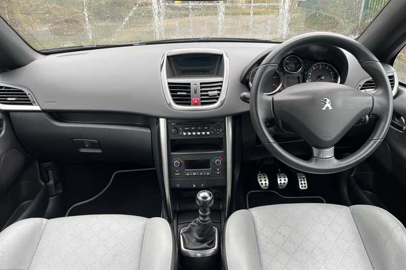 Used Peugeot 207 2014 for sale - 77471117: Photo 12