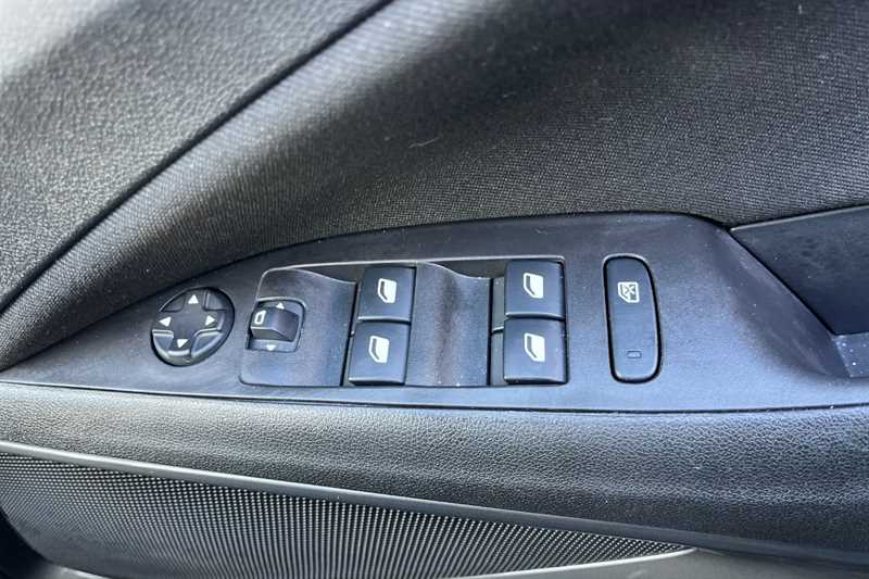 Used Vauxhall Crossland 2023 for sale - 77146993: Photo 16