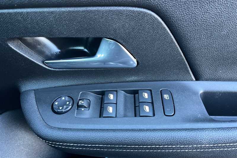 Used Vauxhall Mokka Electric 2023 for sale - 77146425: Photo 16