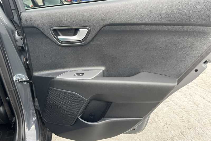 Used Kia Stonic 2021 for sale - 77471630: Photo 44