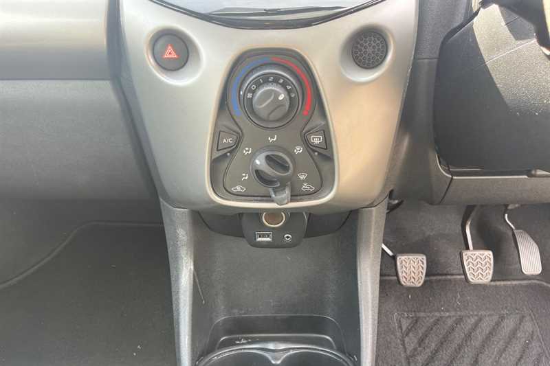 Used Peugeot 108 2016 for sale - 75980279: Photo 38