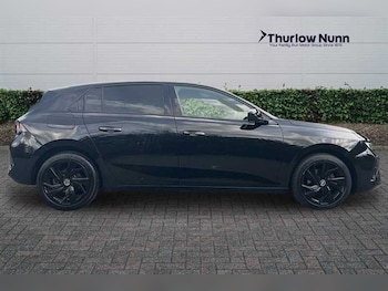 Used Vauxhall Astra 2023 for sale - 76261966: Photo 2