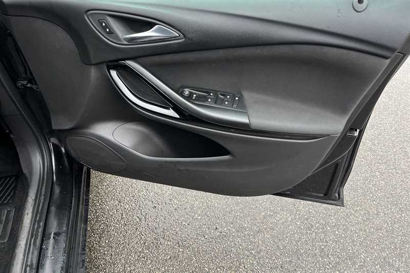 Used Vauxhall Astra 2017 for sale - 77428396: Photo 42