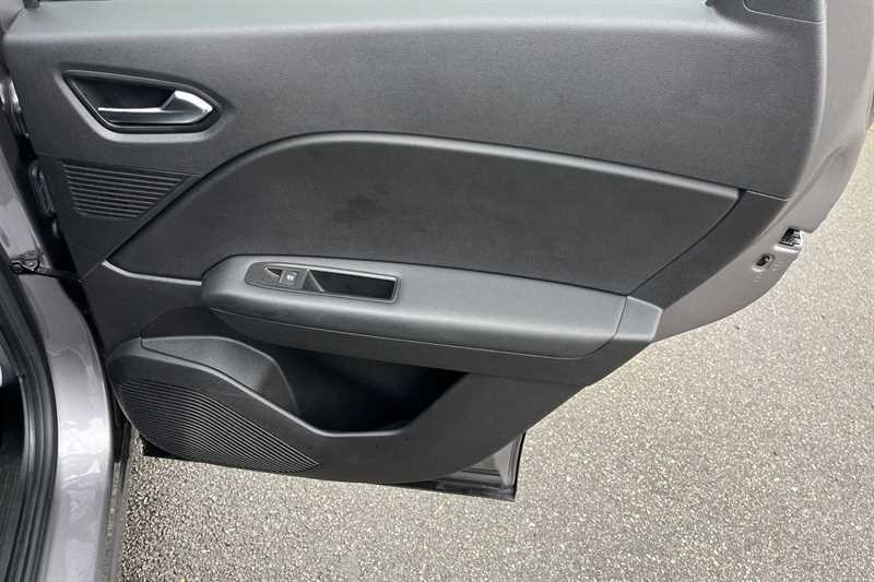 Used Renault Captur 2021 for sale - 76261954: Photo 43