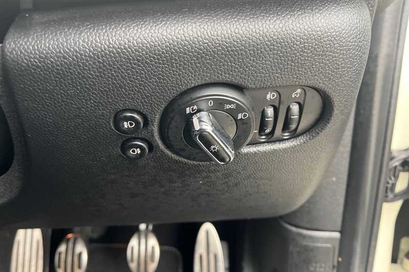 Used MINI Hatch 2019 for sale - 76315882: Photo 30