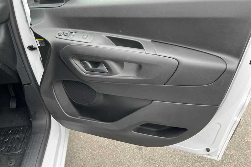 Used Vauxhall Combo Electric 2025 for sale - 76168976: Photo 41