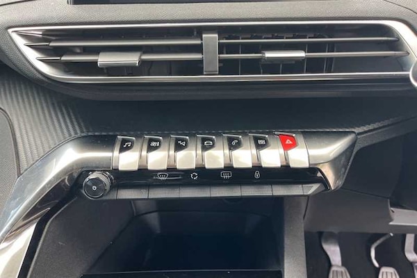 Used Peugeot 3008 2017 for sale - 76168952: Photo 32