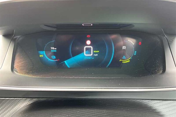 Used Peugeot E-2008 2021 for sale - 76204205: Photo 20