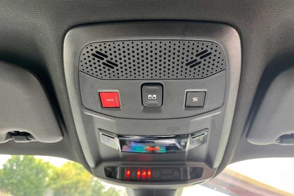 Used Peugeot E-2008 2021 for sale - 76204205: Photo 33
