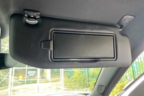 Used Peugeot E-2008 2021 for sale - 76204205: Photo 35