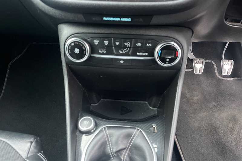 Used Ford Fiesta 2018 for sale - 76875301: Photo 15