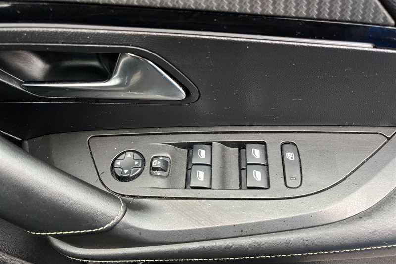 Used Peugeot E-2008 2021 for sale - 77627727: Photo 16