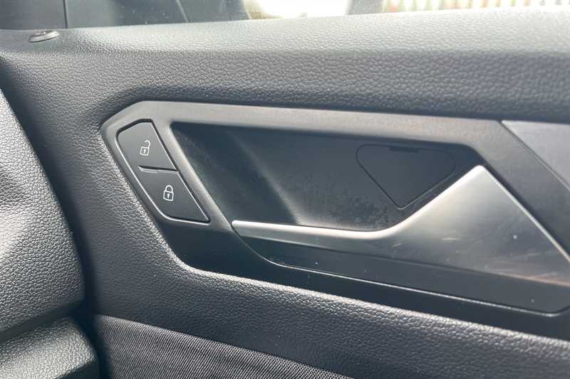 Used Volkswagen T-Roc 2021 for sale - 78051318: Photo 28