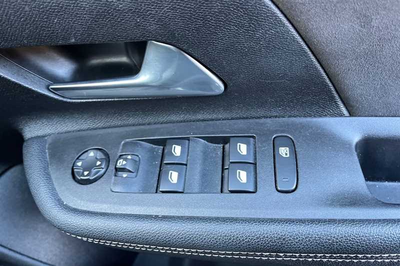 Used Vauxhall Mokka Electric 2022 for sale - 76705855: Photo 16