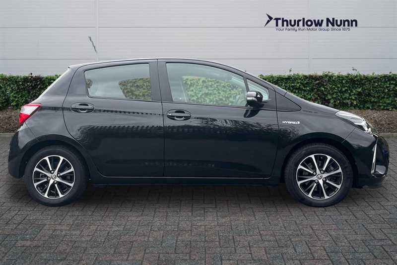 Used Toyota Yaris 2019 for sale - 76204147: Photo 2