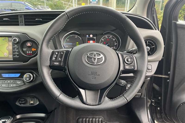 Used Toyota Yaris 2019 for sale - 76204147: Photo 25