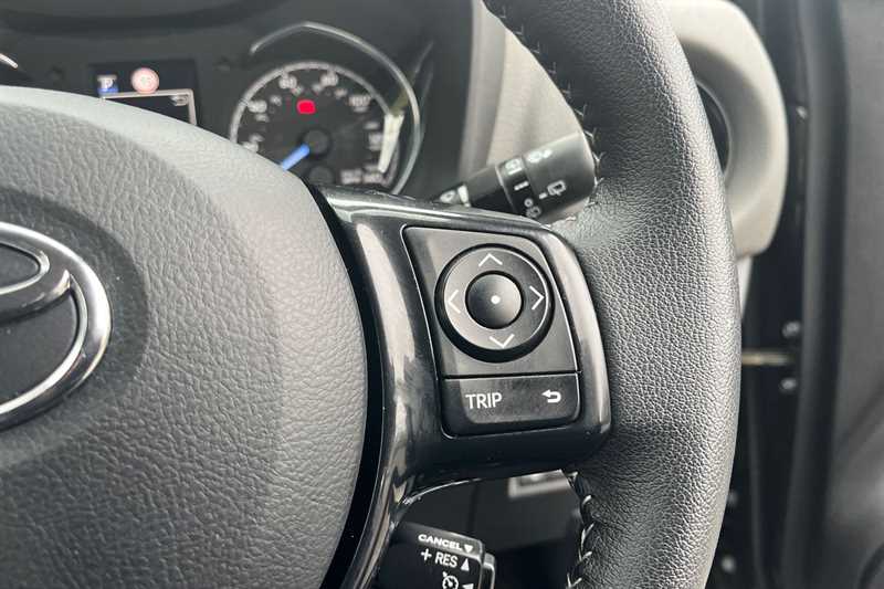 Used Toyota Yaris 2019 for sale - 76204147: Photo 27