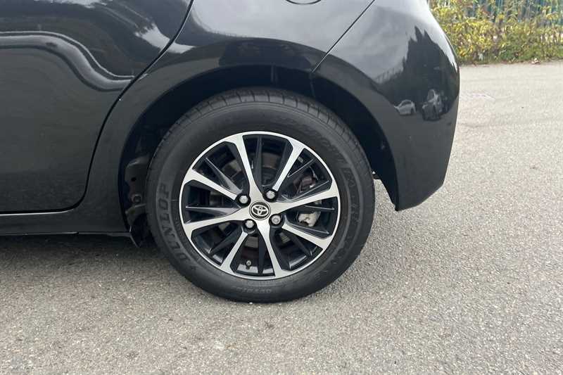 Used Toyota Yaris 2019 for sale - 76204147: Photo 59