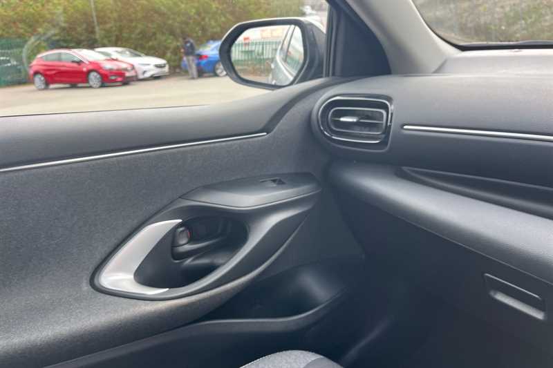 Used Toyota Yaris 2021 for sale - 78103327: Photo 41