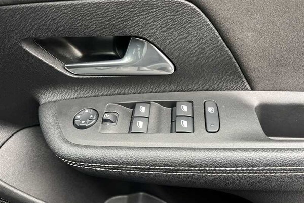 Used Vauxhall Mokka Electric 2022 for sale - 76155281: Photo 16