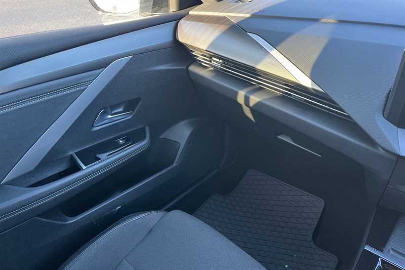 Used Vauxhall Astra 2023 for sale - 77146956: Photo 41