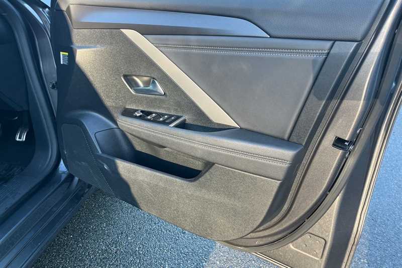 Used Vauxhall Astra 2023 for sale - 77146956: Photo 42