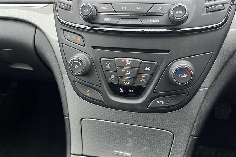 Used Vauxhall Insignia 2015 for sale - 77146255: Photo 38