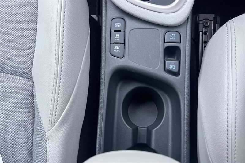 Used Toyota Yaris 2020 for sale - 77146214: Photo 40