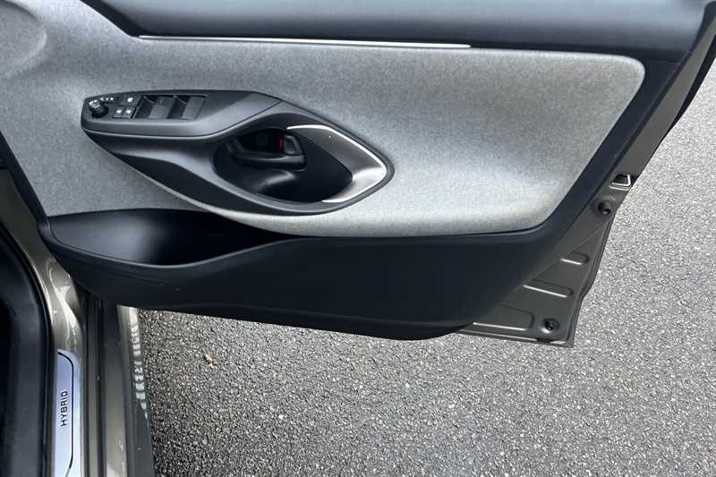 Used Toyota Yaris 2020 for sale - 77146214: Photo 42