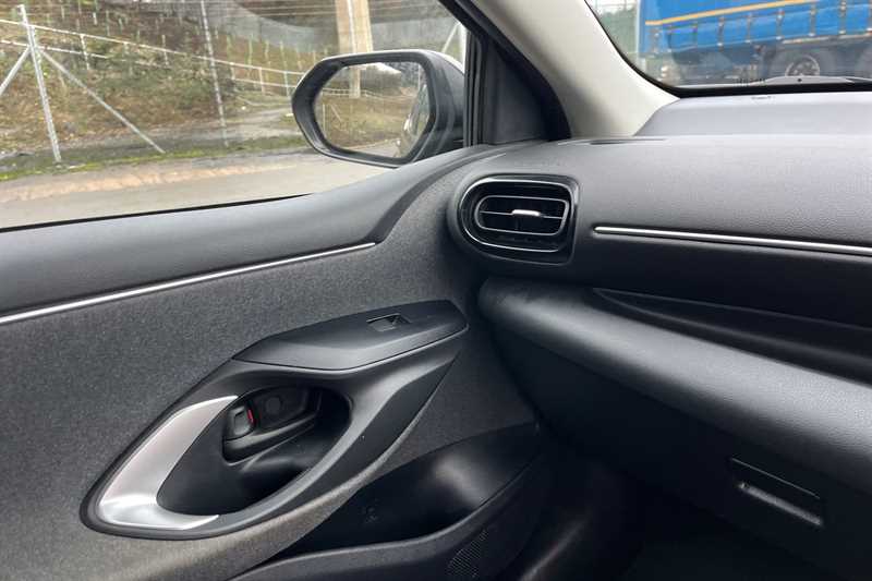 Used Toyota Yaris 2021 for sale - 77513615: Photo 40