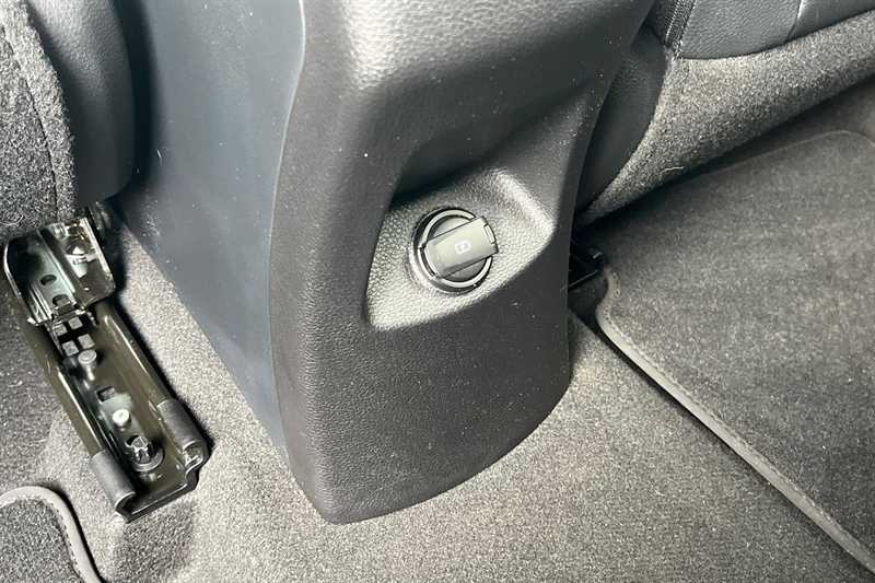 Used Kia Stonic 2021 for sale - 77513240: Photo 31