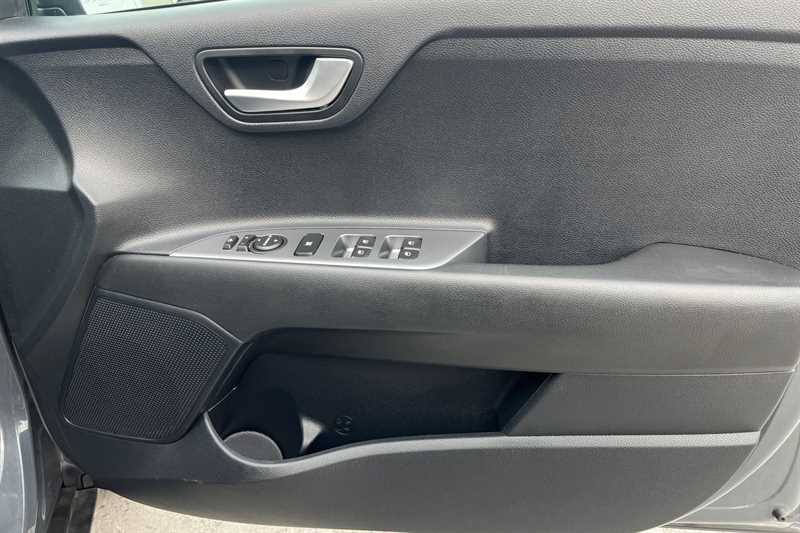 Used Kia Stonic 2021 for sale - 77513240: Photo 45