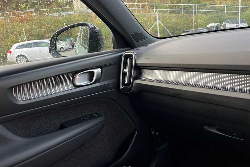 Used Volvo XC40 2020 for sale - 76459185: Photo 40