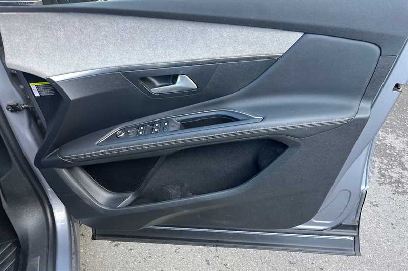 Used Peugeot 3008 2022 for sale - 76062408: Photo 42