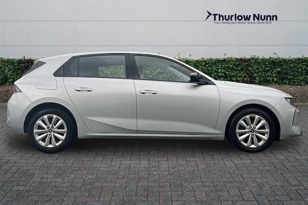 Used Vauxhall Astra 2023 for sale - 76204394: Photo 2