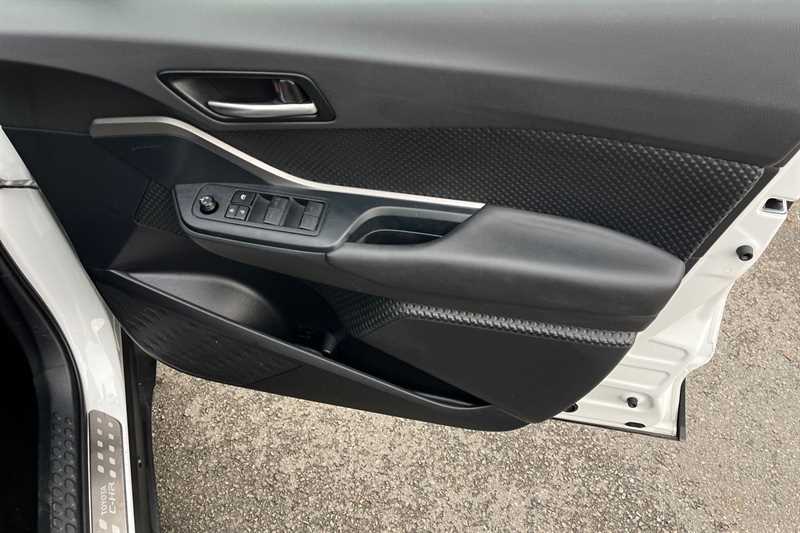 Used Toyota C-HR 2022 for sale - 77471560: Photo 41