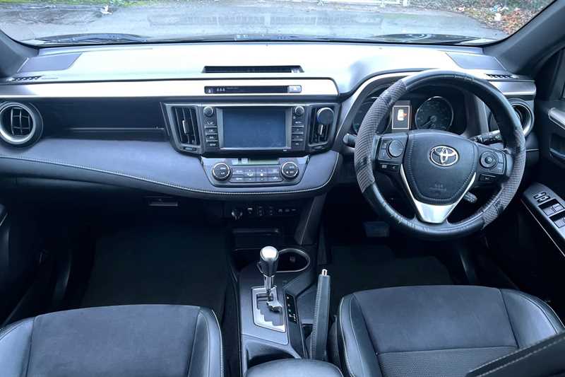 Used Toyota RAV4 2018 for sale - 77146629: Photo 12