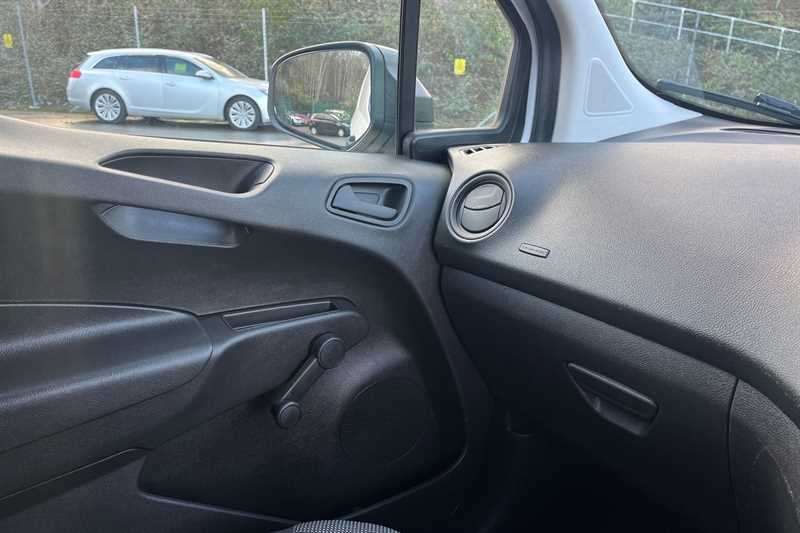 Used Ford Transit Courier 2020 for sale - 77158109: Photo 41