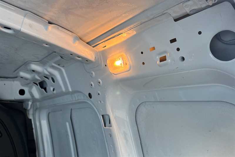 Used Ford Transit Courier 2020 for sale - 77158109: Photo 45