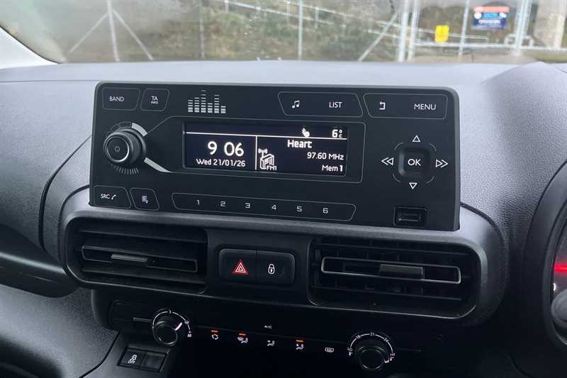 Used Vauxhall Combo Life 2022 for sale - 77471400: Photo 17